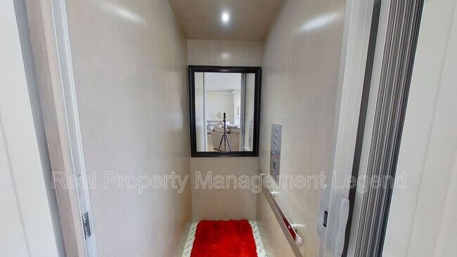 Building Photo - 4965 Blaynes View