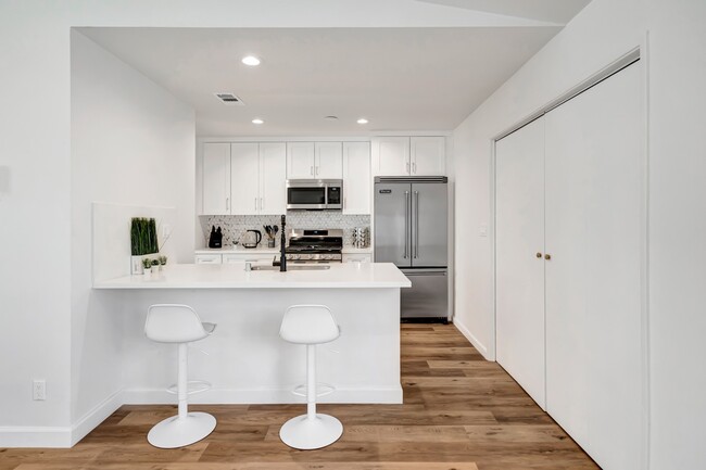 Foto del edificio - 22998 Valerio St