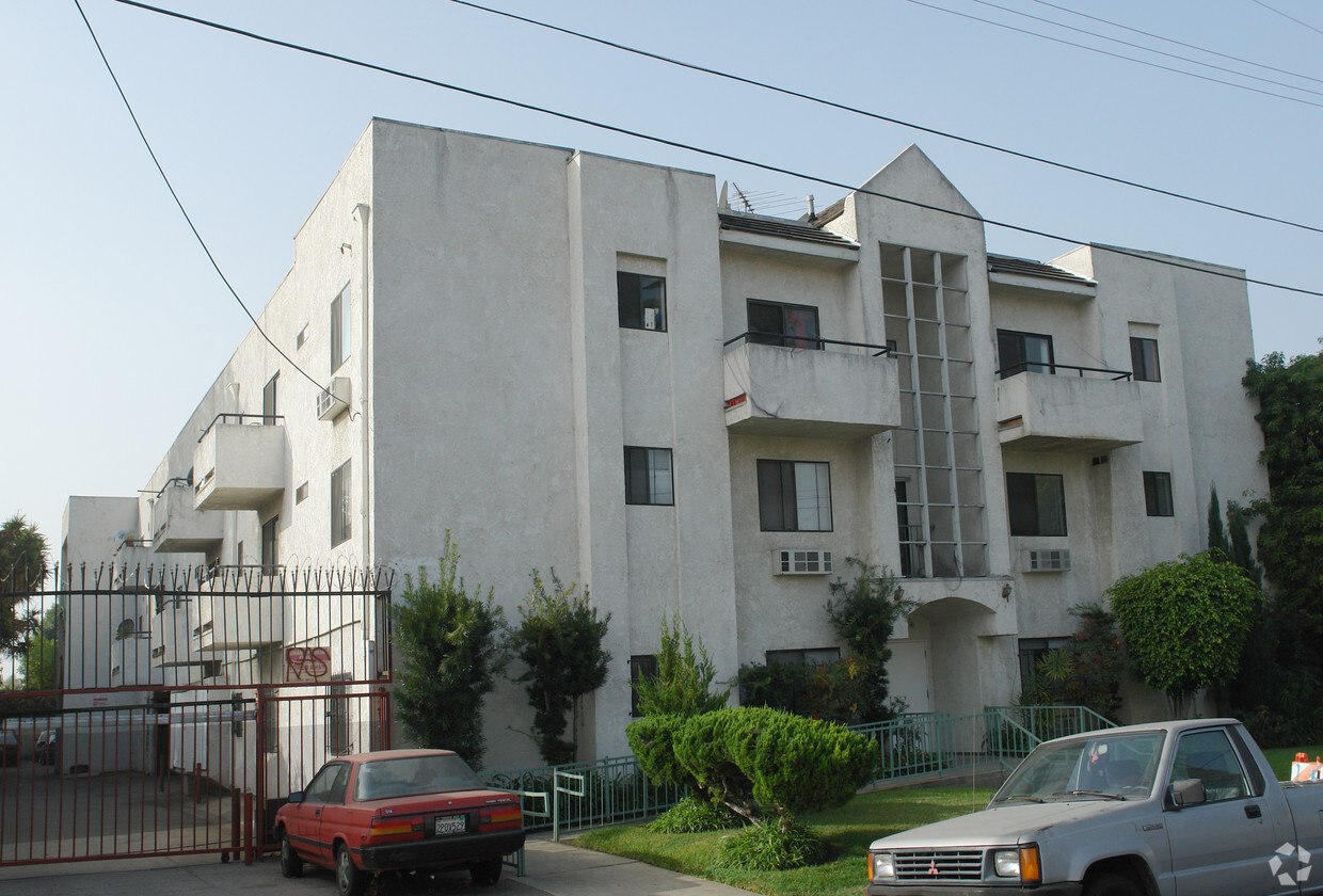 vista park apartments reseda