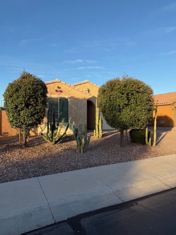 Foto del edificio - 2764 E Cherry Hill Dr