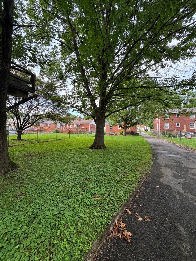 Foto del edificio - 4026 Crawford Ave