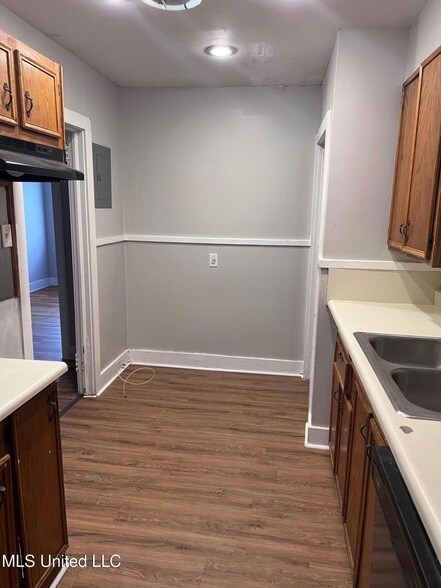 Foto del edificio - 2700 Pine Ave