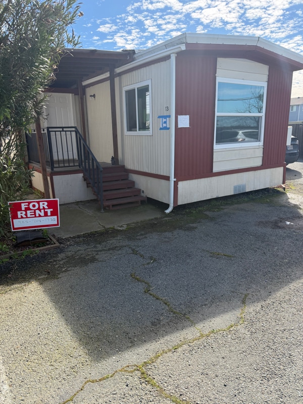 Building Photo - 5625 Sandmound Blvd