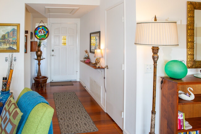 Puerta de entrada principal - 250 Vista Montana Way