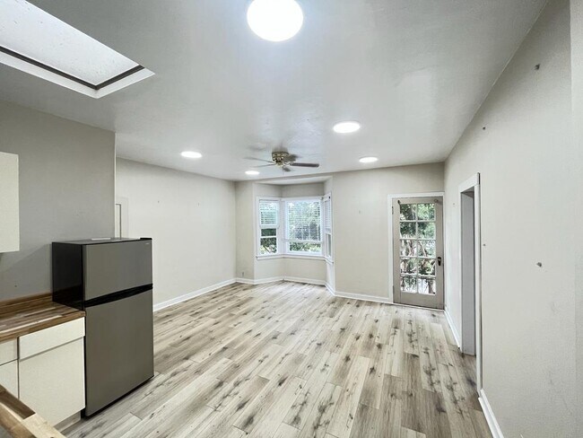 Foto del edificio - 725 Bridgeway