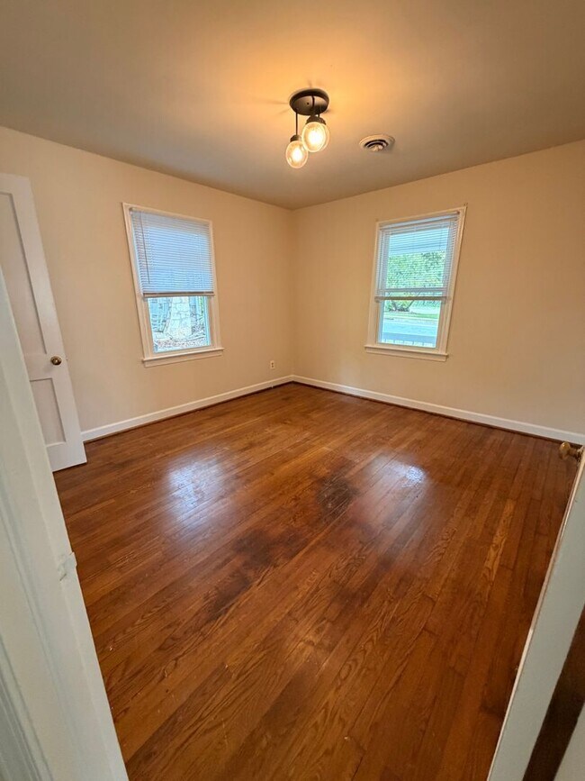 Foto del edificio - 1602 Fall Hill Ave
