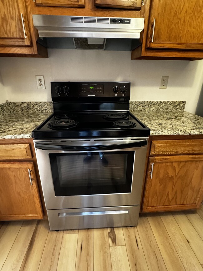 Building Photo - 7820 Loxley Dr