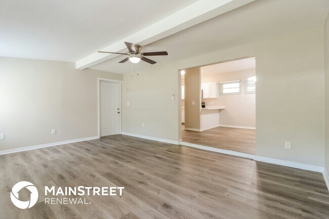 Foto del edificio - 827 E River Dr