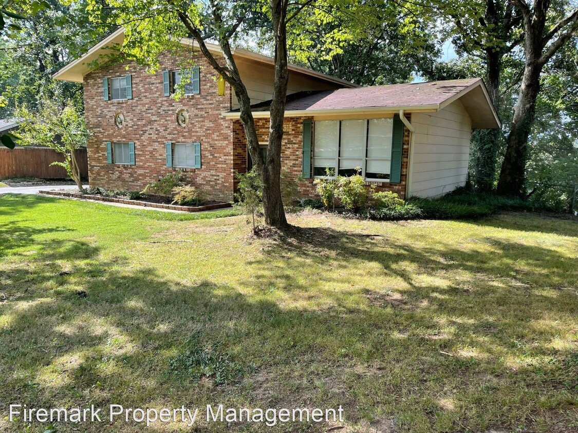 Foto principal - 3 br, 2 bath House - 820 Sutton Drive