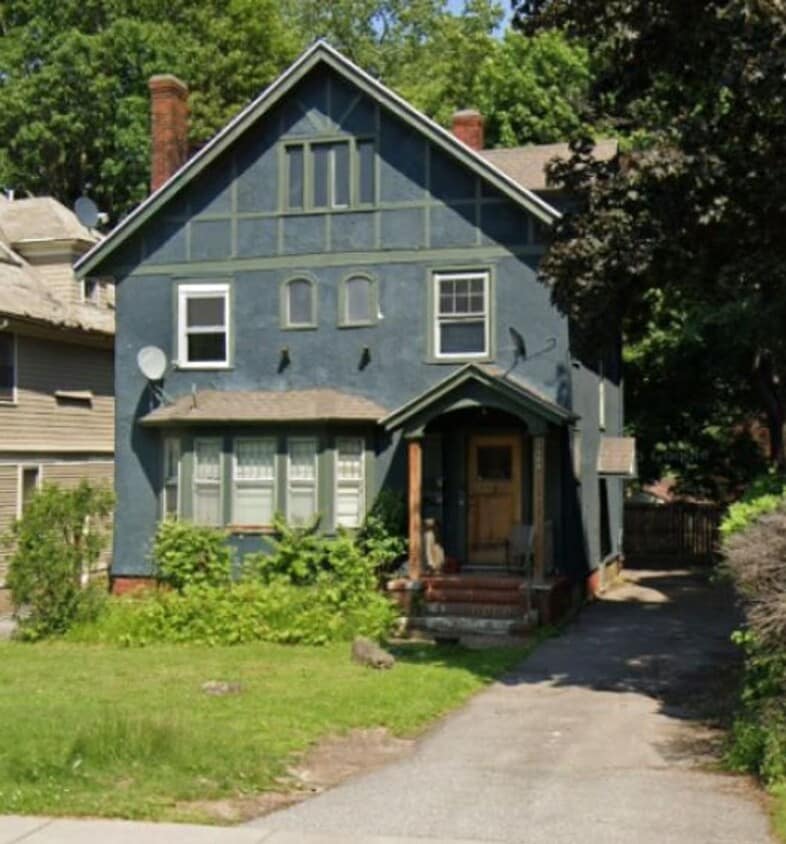Primary Photo - 1128 Lake Ave