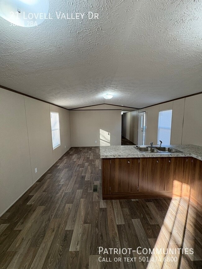 Foto del edificio - 21 Lovell Valley Dr