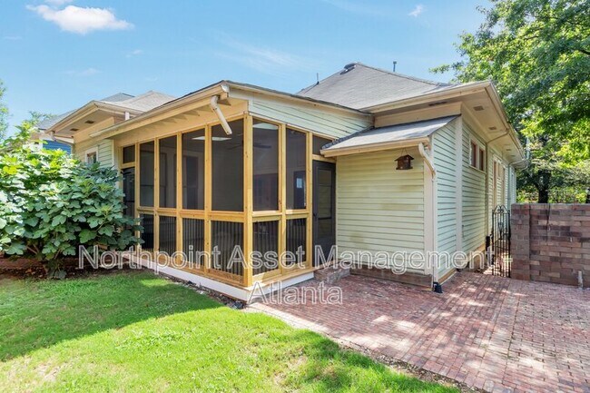 Building Photo - 679 Gordon Pl SW