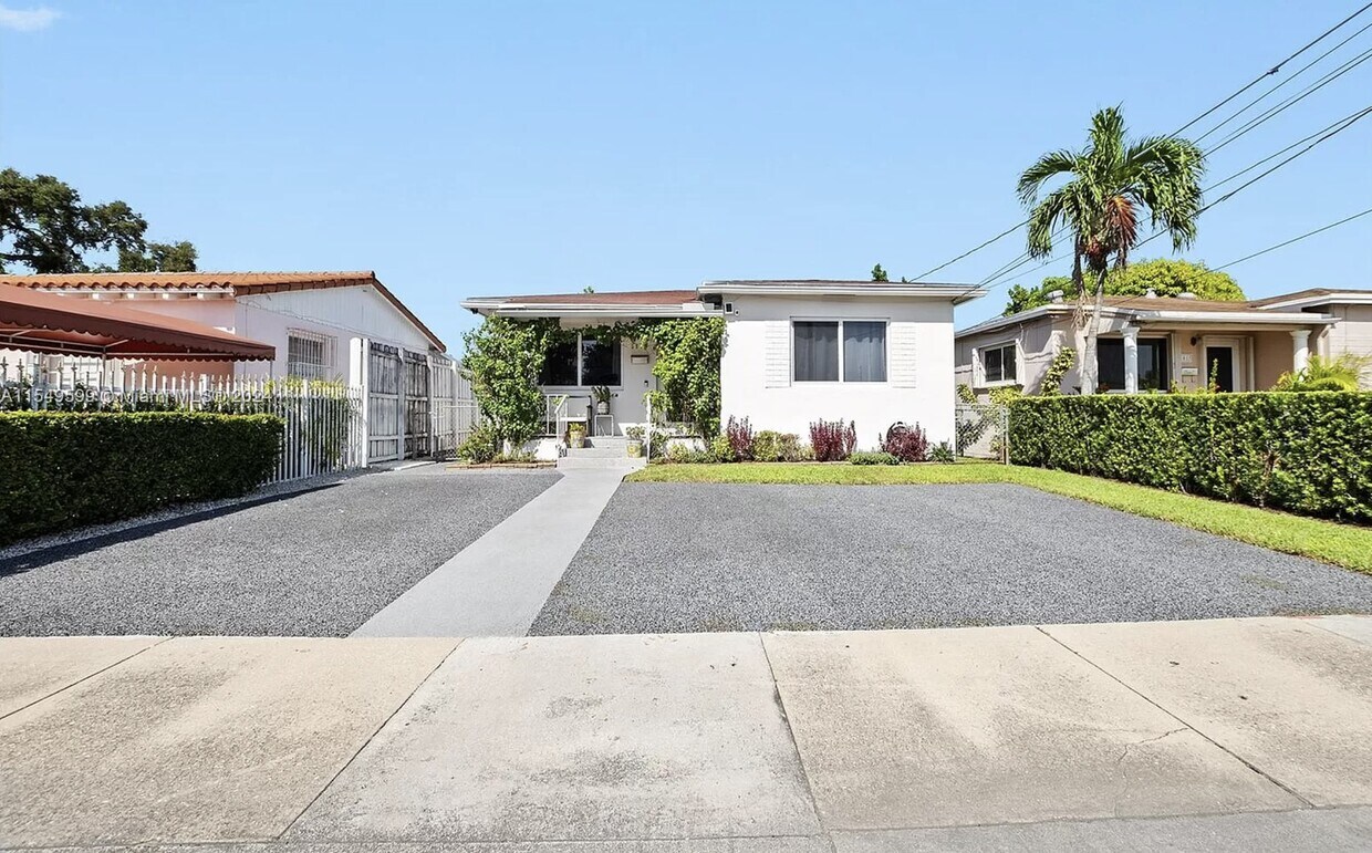 Foto principal - 5819 SW 4th St