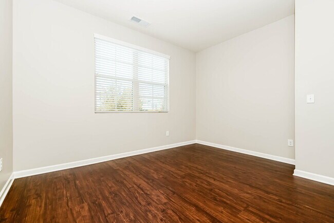 Building Photo - 532 Overo Dr