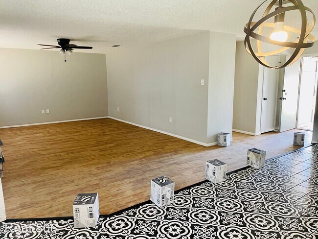 Building Photo - 3 br, 2 bath House - 4404 54th