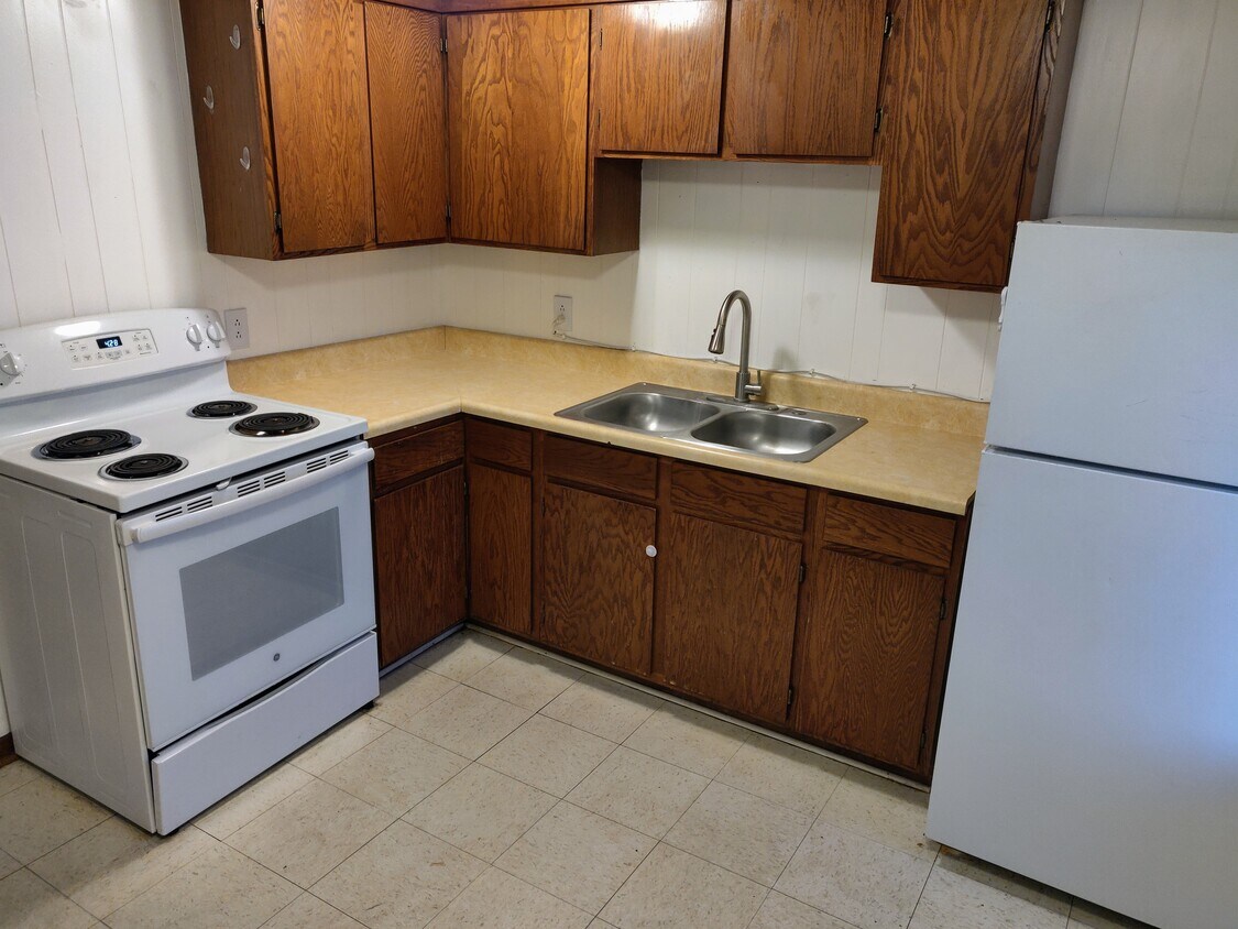 Primary Photo - 107 1st St NE