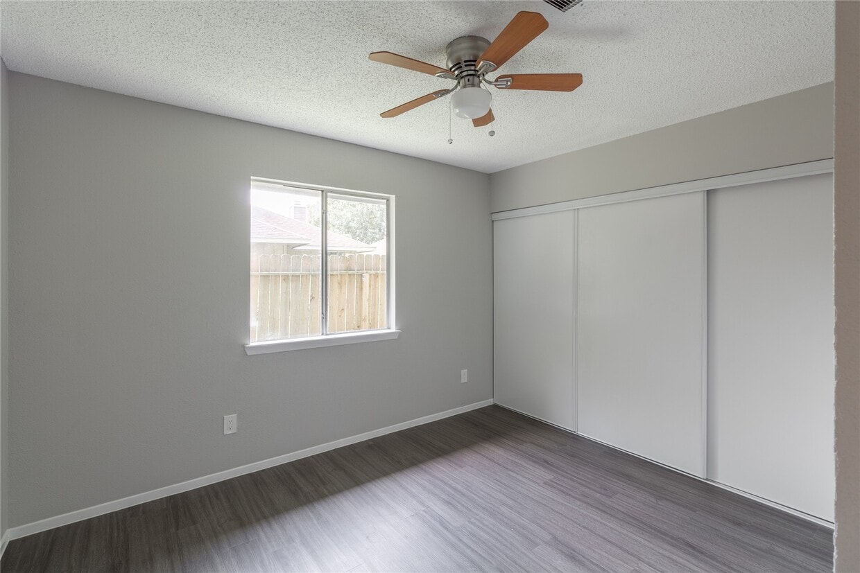 Foto del edificio - 3118 Lucida Ln