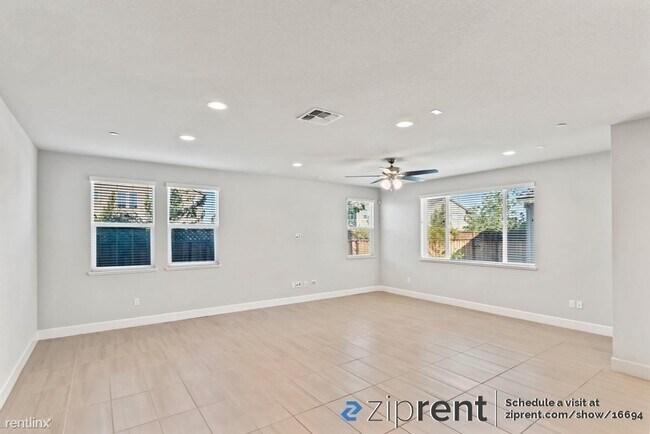 Building Photo - 4 br, 3.5 bath House - 1428 Wilshire Ave, ...