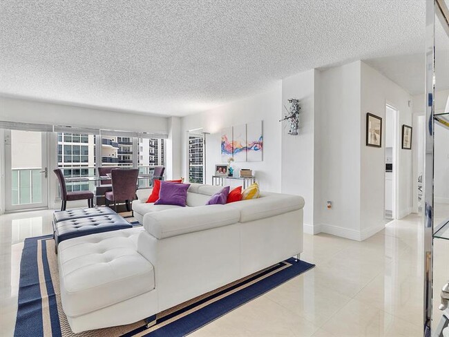 Building Photo - 3400 Galt Ocean Dr