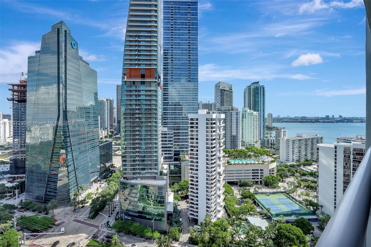 Primary Photo - 1541 Brickell Ave