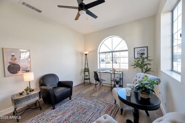 Foto del edificio - 829 N Bluejay Dr