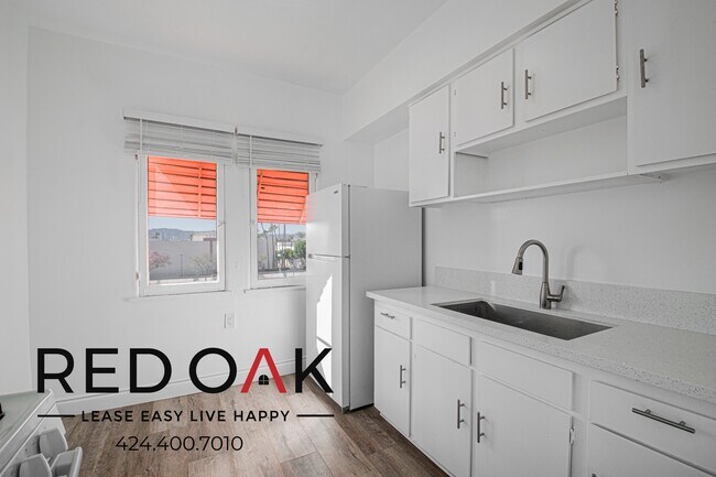 Foto del edificio - 350 E Cypress Ave