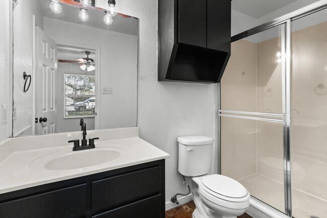Foto del edificio - 1615 Libby Ln