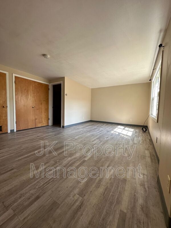 Foto del edificio - 1322 1st Ave NW