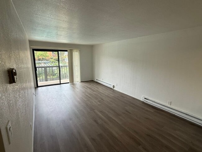 Building Photo - 1-bedroom San Pablo Apartment in Gated Community