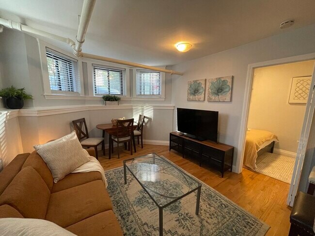 Foto del edificio - 43 Glenville Ave