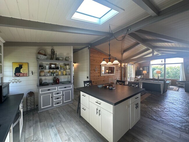 Foto del edificio - Furnished 3-Bedroom Home in Waimea – Peaceful & Move-In Ready