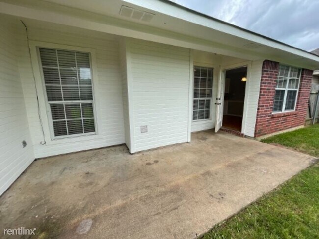 Foto del edificio - 3 br, 2 bath House - 3302 Dunmore Pl