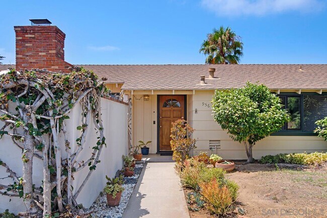 Building Photo - 956 Hymettus Ave