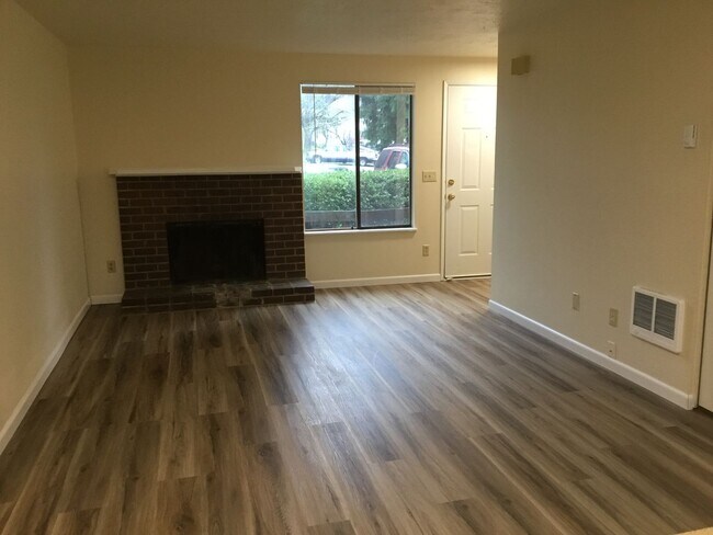 Building Photo - 161B01