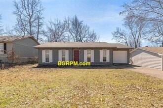 Building Photo - 222 Lonsdale Cir