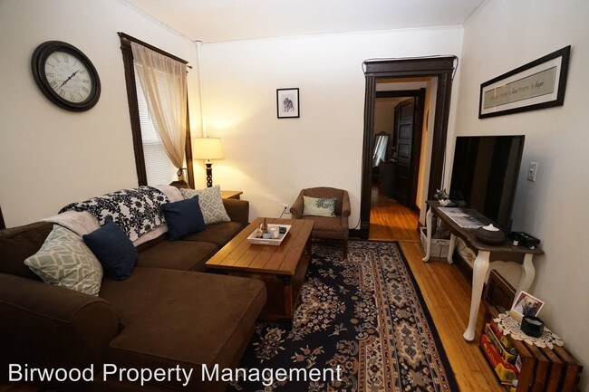 Foto del edificio - 349-351 W Doty St