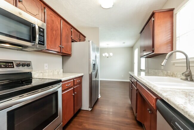 Building Photo - 802 Clouddale Ct