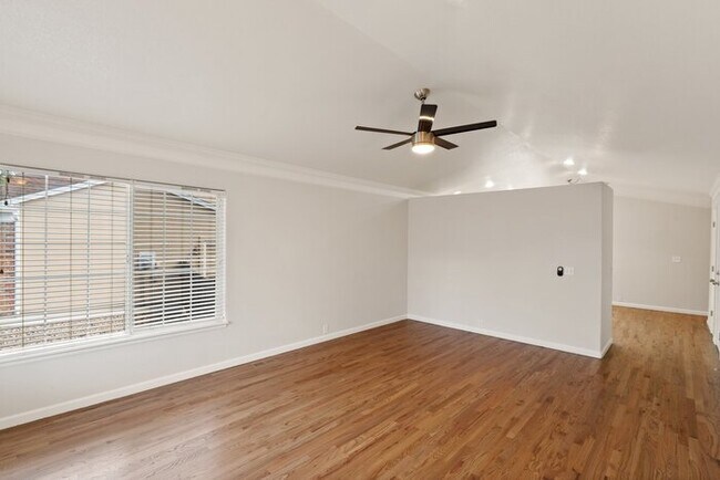 Foto del edificio - 7190 Flowering Almond Dr