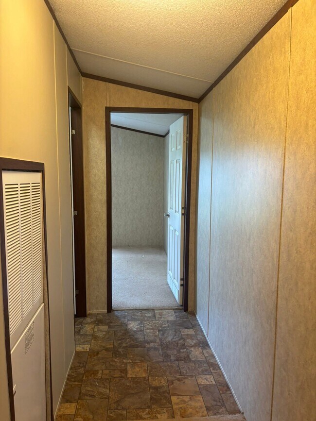 Foto del edificio - 294 Wilson Bridge Rd