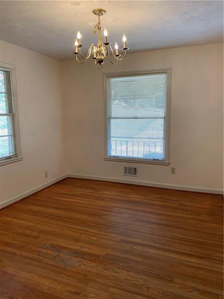 Building Photo - 1116 N Valley Dr
