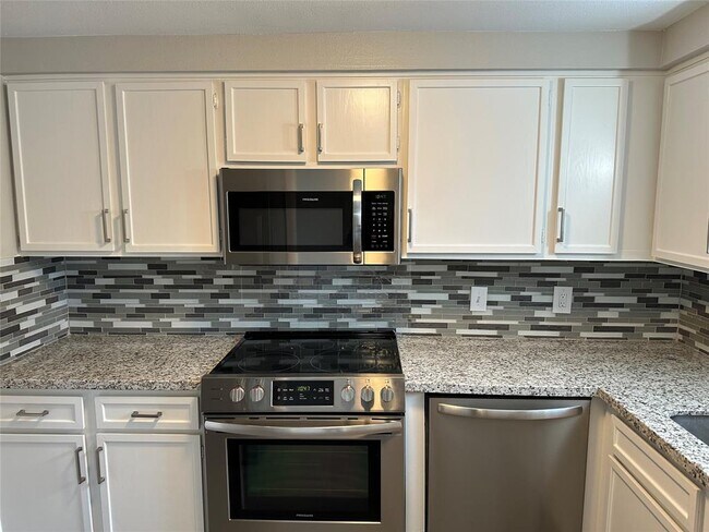 Foto del edificio - 11710 Southlake Dr