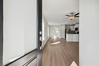 Building Photo - 361 Tejas Trl