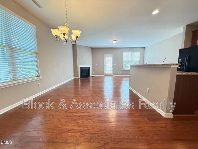 Foto del edificio - 8258 Primanti Blvd