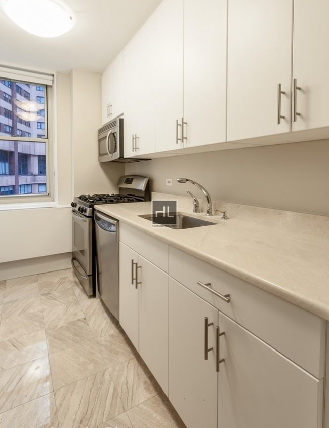 Building Photo - West 63rd Street