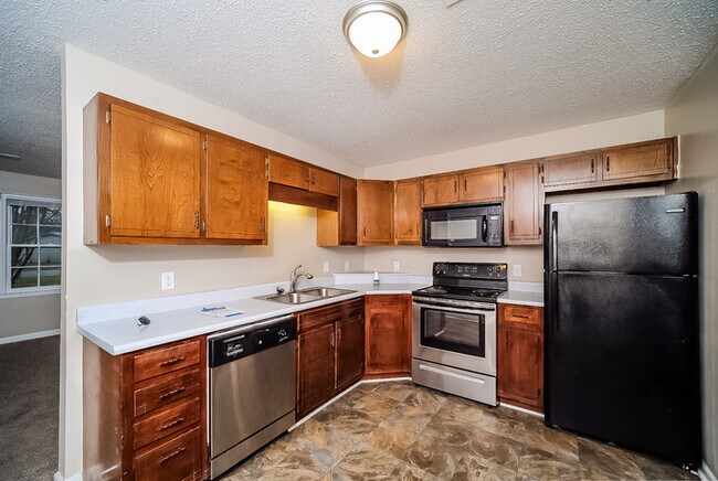 Foto del edificio - 121 Greenwood Cir