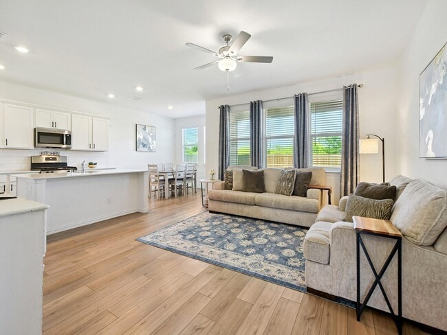 Foto del edificio - 3413 Kingsview Dr