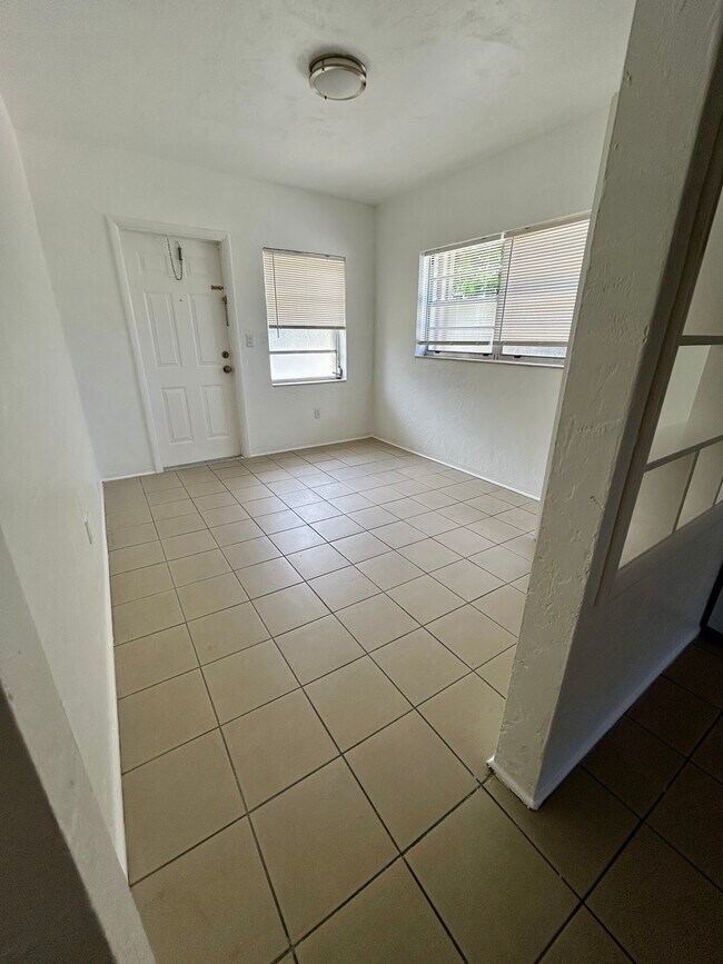 Foto del edificio - 2152 SW 14th Ter