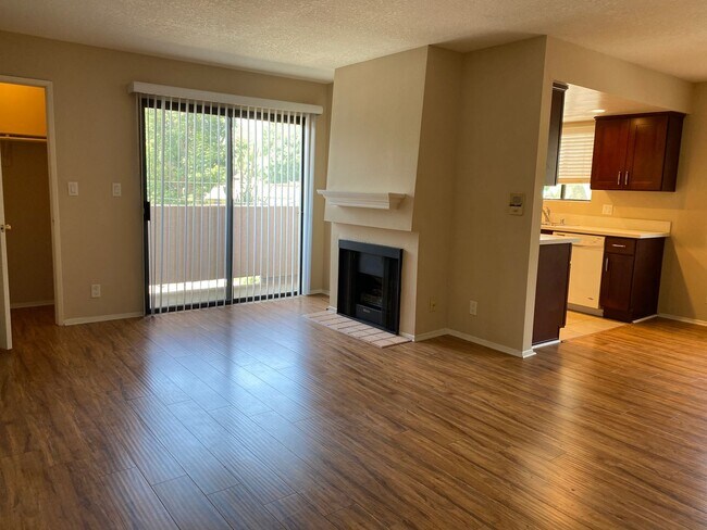 Foto del edificio - 411 W Riverside Dr