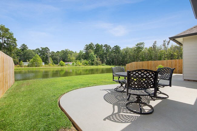 Building Photo - 27964 Meadow Hill Ln
