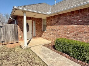 Building Photo - 11313 NW 121st Pl